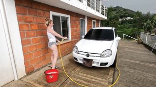 Thick MILF Using Her Dildo After Washing Her Car